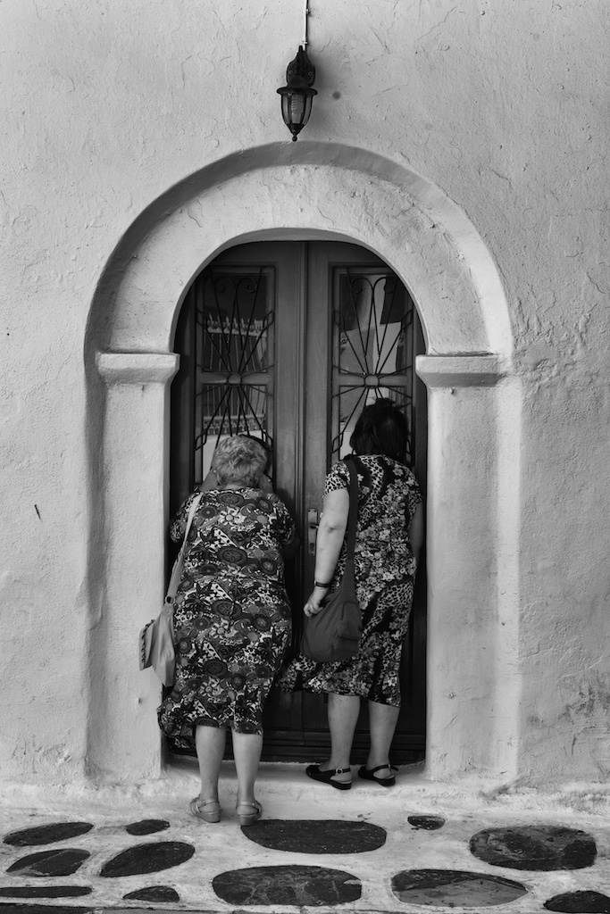  Ladies who Pray: 35mm Summicron, 1/750s at f/8, ISO 320 (Photo Mike Evans)  